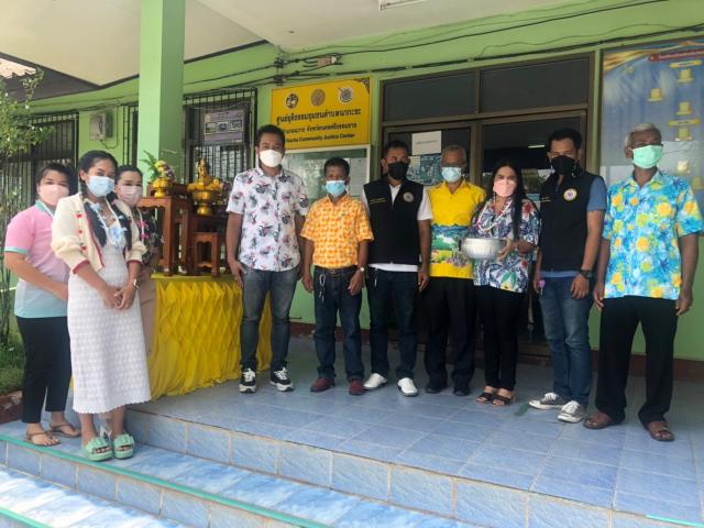 กิจกรรมสรงน้ำพระ สืบสานประเพณีสงกรานต์